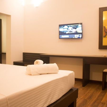 The Suite 262 Negombo Exterior photo